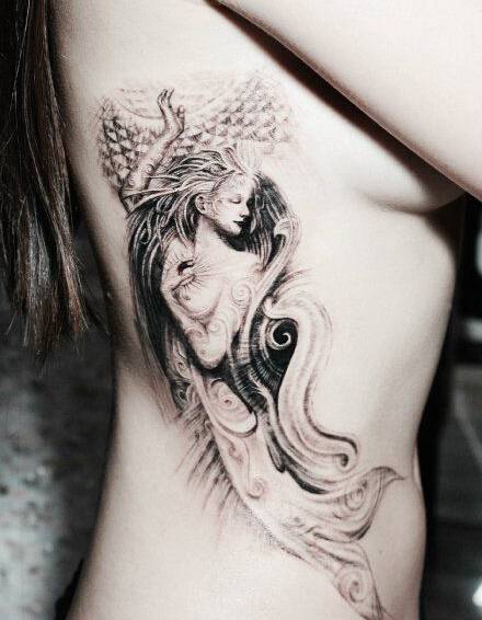 欧美性感创意美人鱼纹身图片