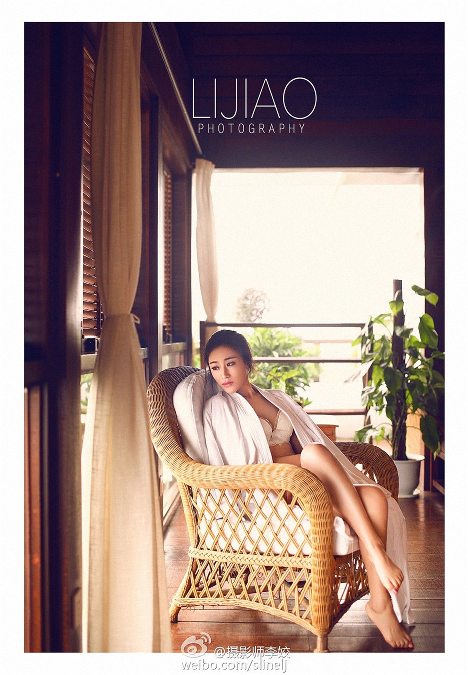 长发气质女神韩昕怡微博大晒性感美照