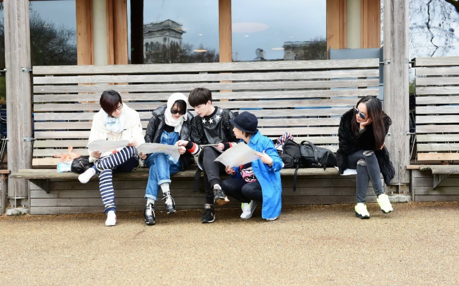 qq花儿与少年桌面壁纸