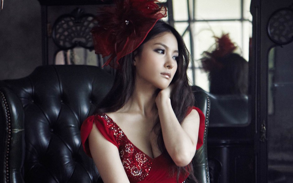 韩国美女组合Kara经典桌面壁纸