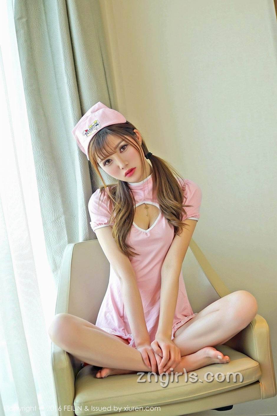 90后性感美眉奶茶Emily超给力私房写真