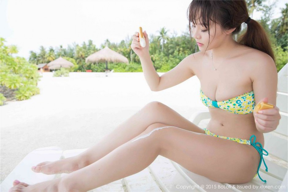波萝社女神柳侑绮Sevenbaby夏日海边比基尼写真