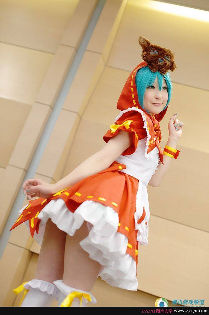 初音未来打扮小红帽COS