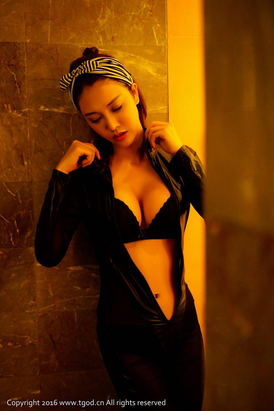 模特Summer化身为运动女神美图欣赏