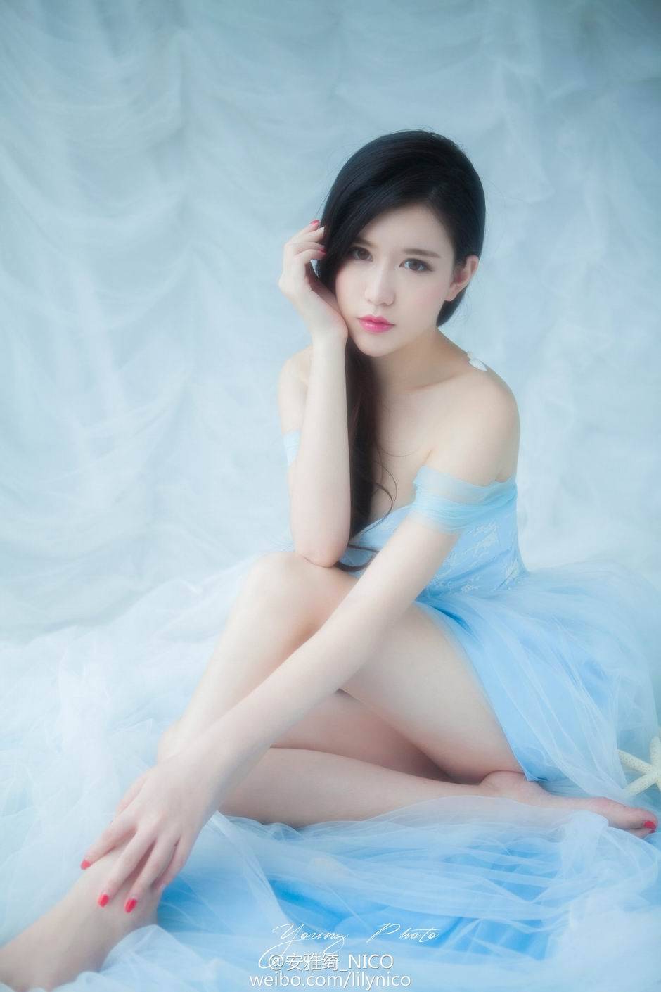 中俄混血嫩模黄梓洁Nico兔女郎写真