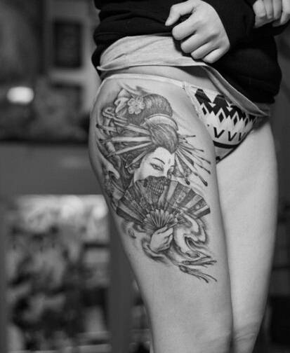 个性黑白手臂复古图腾精美纹身