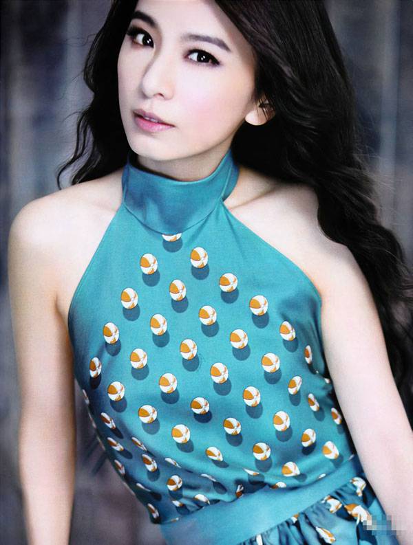 台湾女艺人田馥甄优雅大气时尚写真集