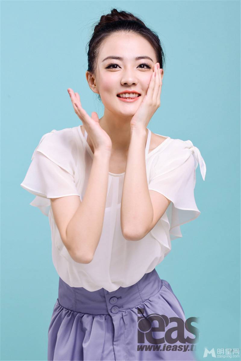 徐璐清凉夏装尽显俏皮可爱写真