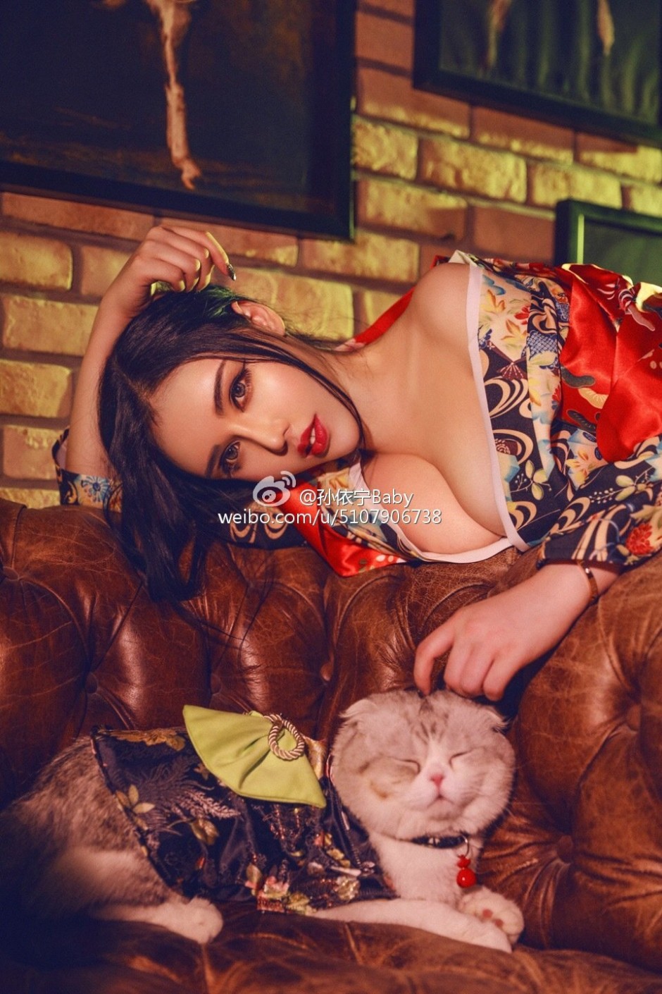 车模小天后孙依宁超诱人艺术写真