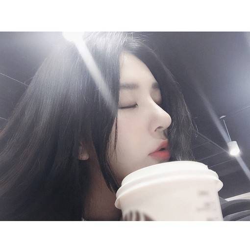 唯美成熟女生侧面图片