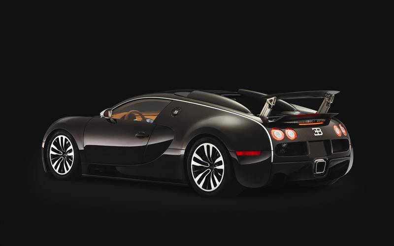 布加迪超奢华黑色跑车图片