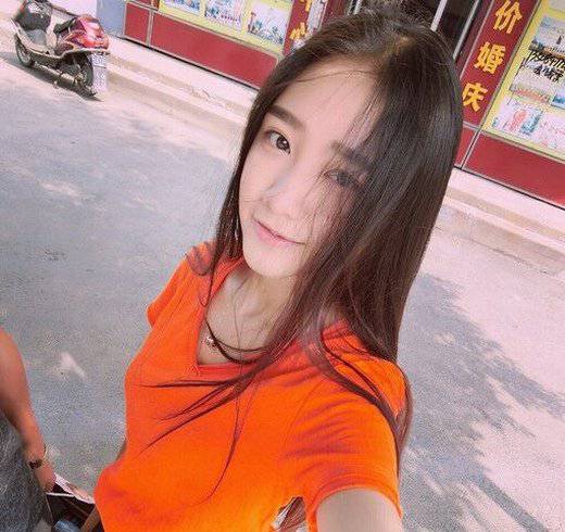 90后非主流女孩甜美自拍照