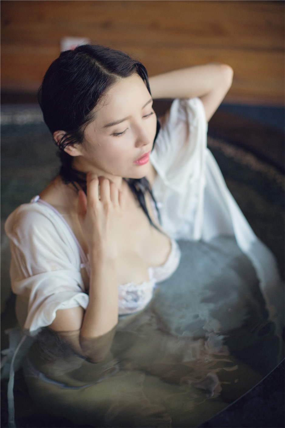 美胸女神樱桃透明蕾丝内衣性感大片