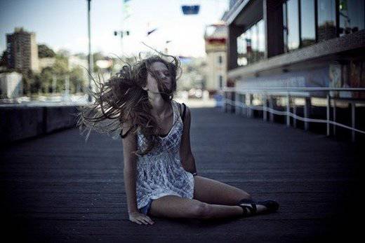 伤感唯美意境美女图片素材