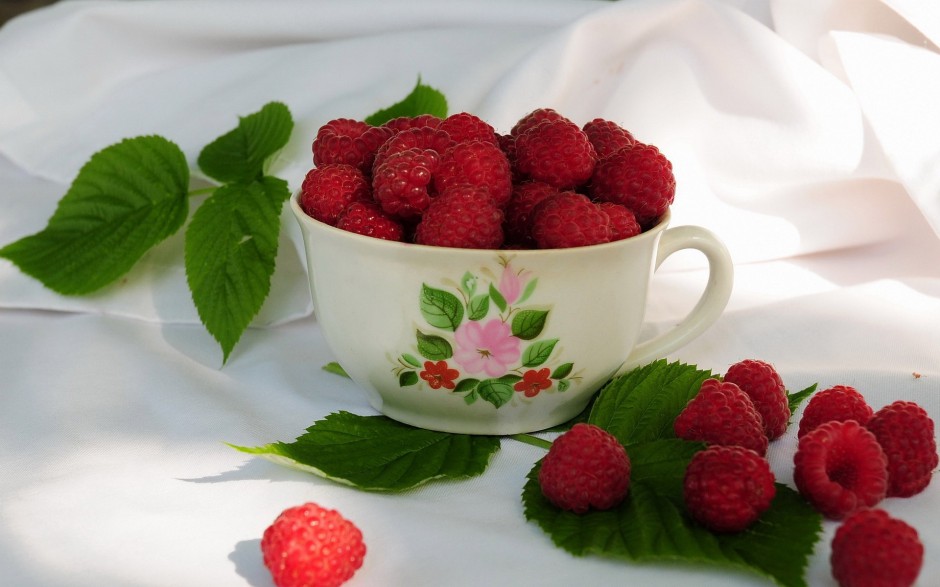 诱人的树莓高清唯美摄影图片