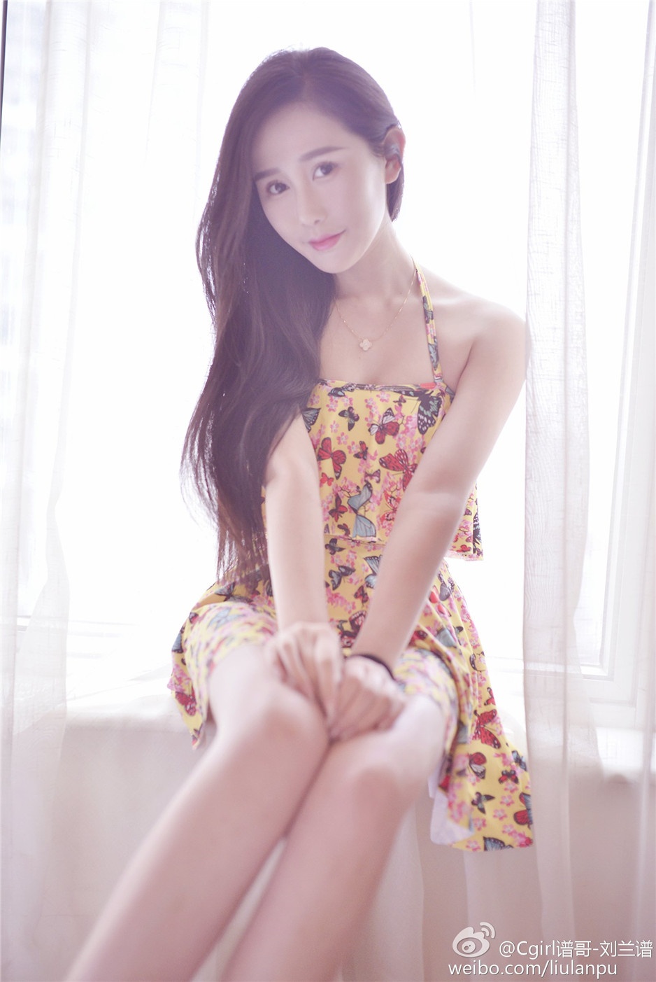 90后超瘦小蛮腰美女刘兰谱微博高清图