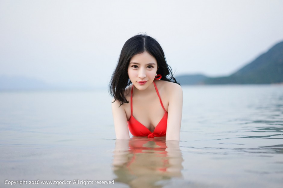 阳光气质型美女施忆佳KITTY越南芽庄旅拍