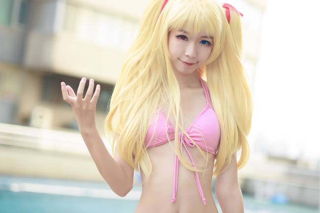 清纯校花户外演绎比基尼羽濑川小鸠