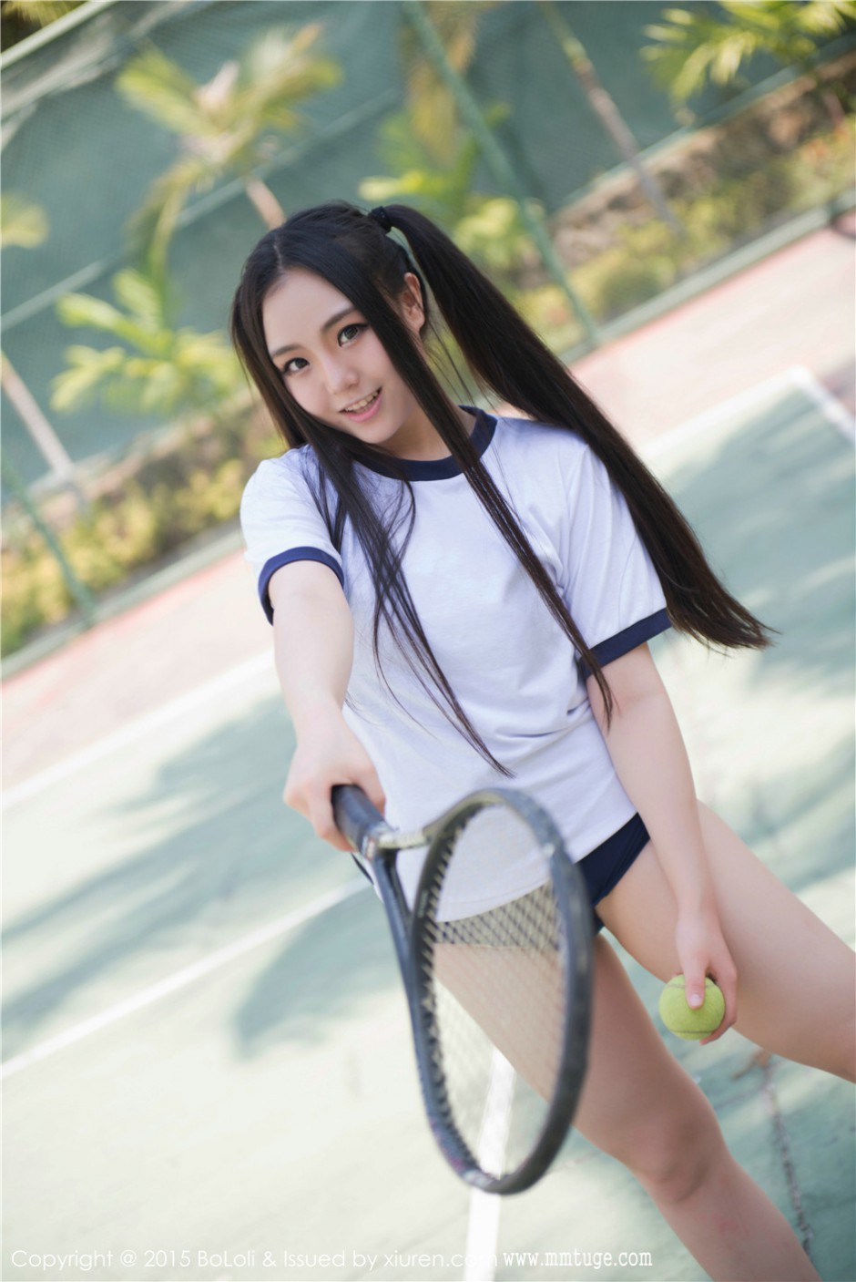 极品童颜美女许文婷户外诱人写真集