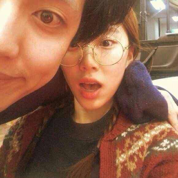 非主流情侣图片一左一右