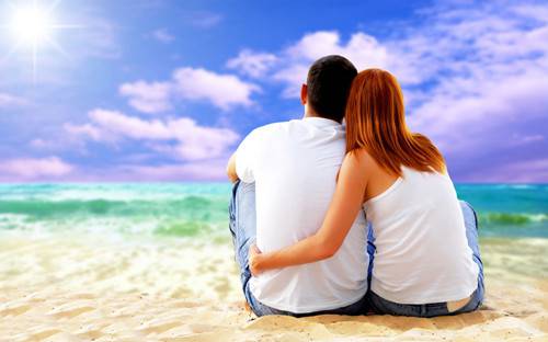 海边情侣甜蜜图片