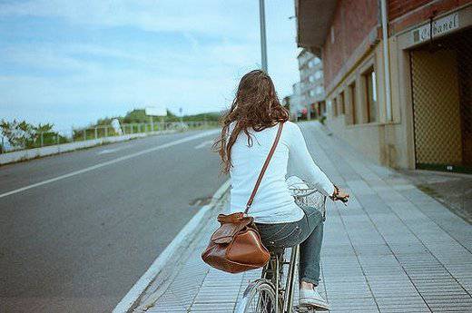 qq空间女生伤感意境图片大图