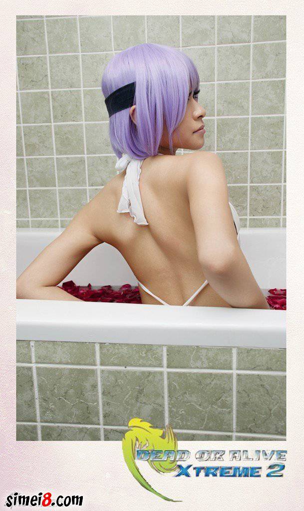 浴缸内诱人的哥特萝莉cos图片