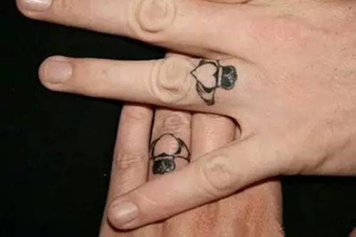 戒指情侣手指刺青纹身图案大全