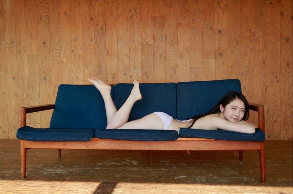 日本嫩模中野佑美粉色内衣性感私房