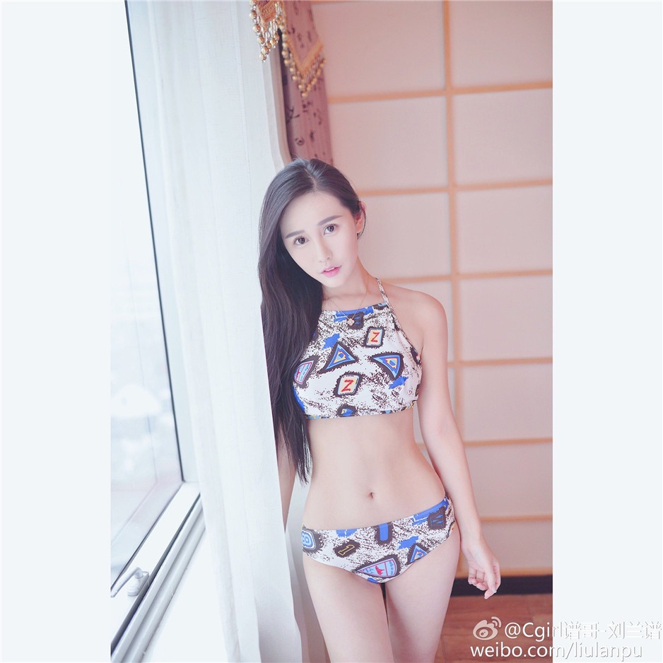 90后超瘦小蛮腰美女刘兰谱微博高清图