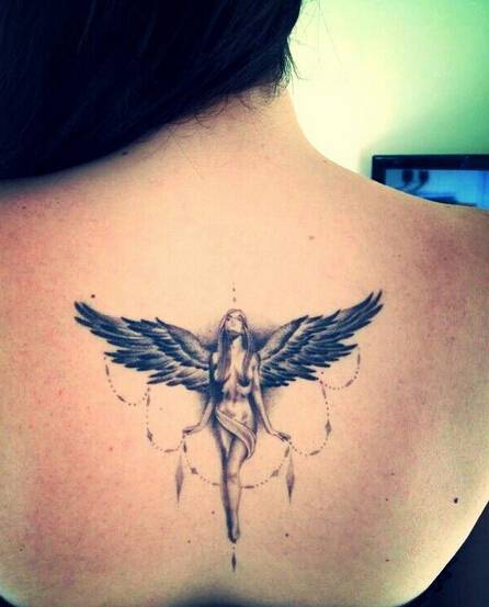 个性天使纹身后背图案欣赏