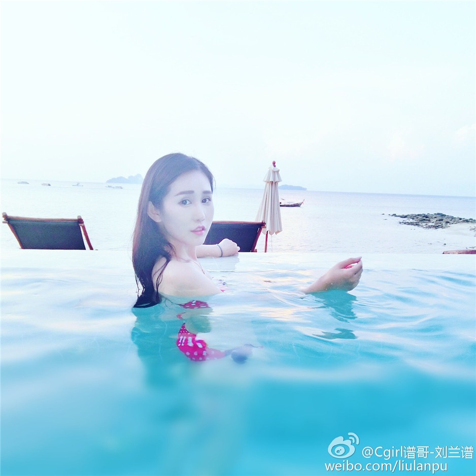 90后超瘦小蛮腰美女刘兰谱微博高清图