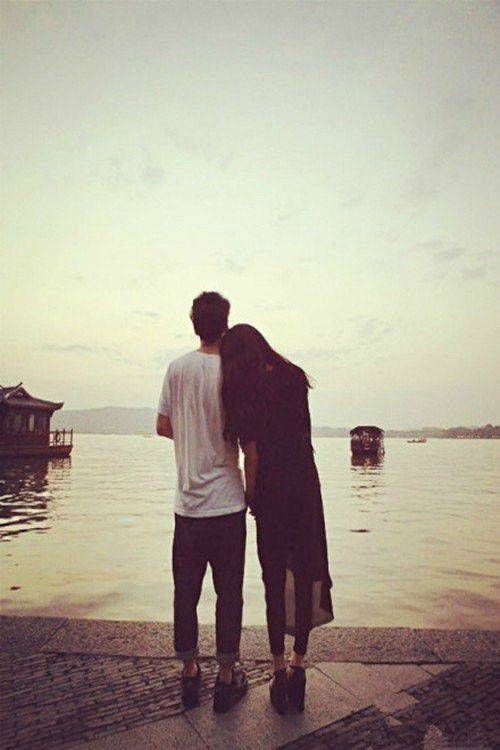 女生图片非主流伤感黑白侧面