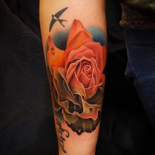 内手臂彩绘玫瑰纹身图案时尚独特