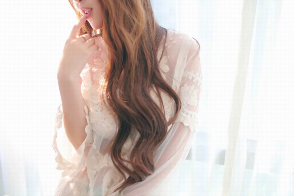 美女模特轻丝薄纱性感私房甜美迷人