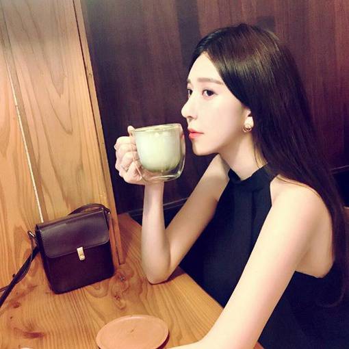 伤感女生图片 孤独的爱