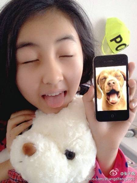 清纯小萝莉张子枫可爱搞怪生活照