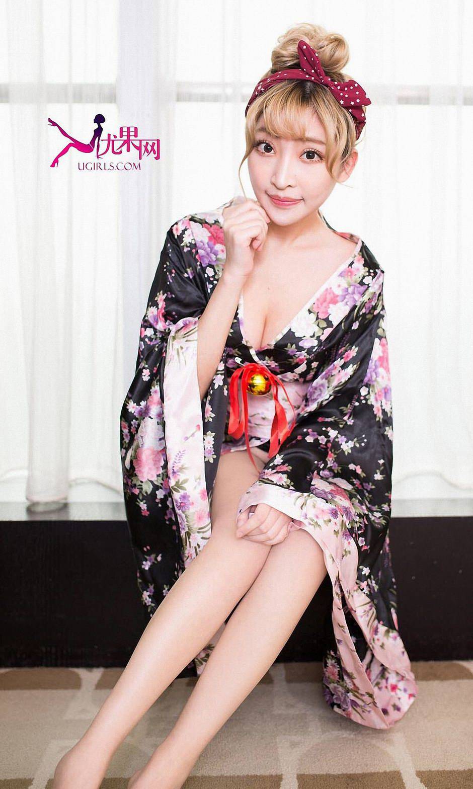 Ugirls爱尤物小君酱大秀修长美腿性感写真