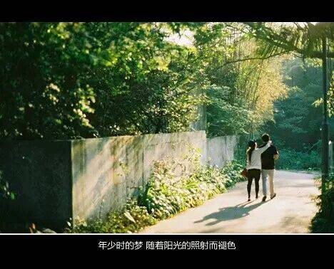 非主流悲伤难过图片女生带字