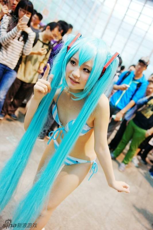 初音条纹内衣cosplay图片