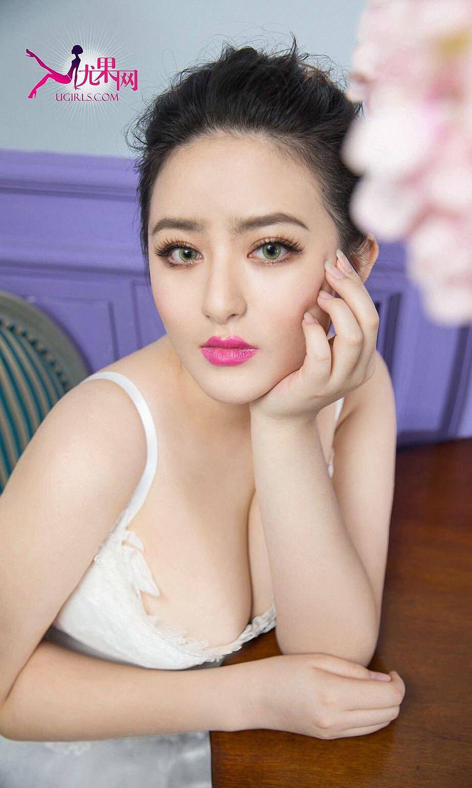 Ugirls爱尤物依蔓的熟女诱惑唯美写真