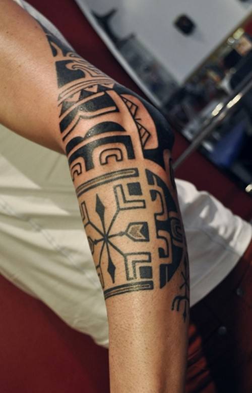 男生手臂图腾纹身图片经典精致