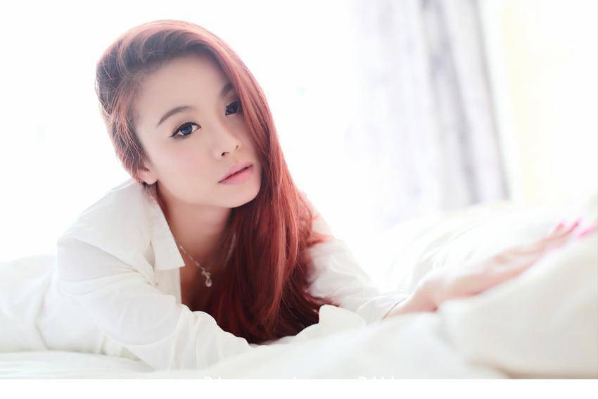 清纯内衣美眉床上诱惑照