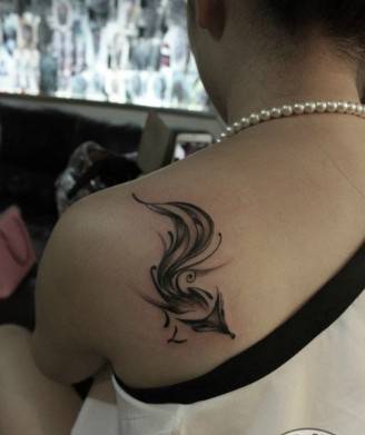 90后女生纹身图片 精美的狐狸纹身图腾