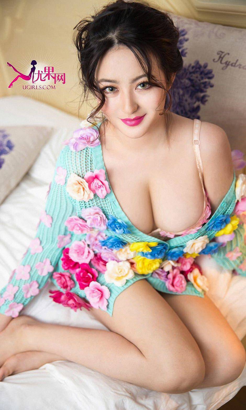 Ugirls爱尤物依蔓的熟女诱惑唯美写真
