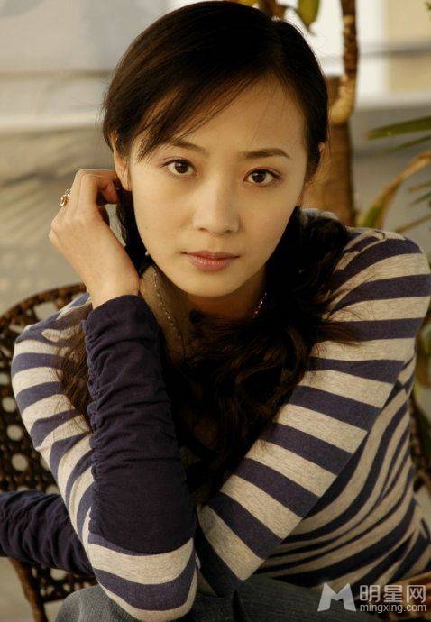 黄海波现任女友曲栅栅早期写真