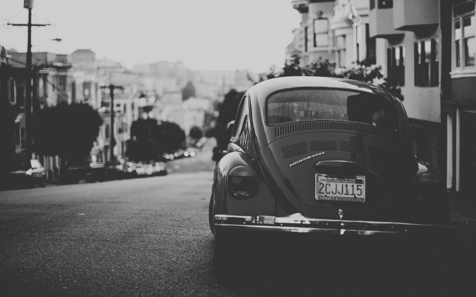 桌面壁纸1366x768 高清 黑白非主流美女大全