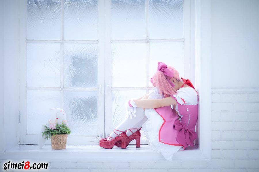 甜美可人的cos二次元公主图片