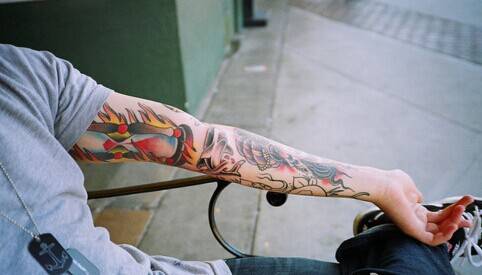 男生花臂彩绘纹身图片潮流个性