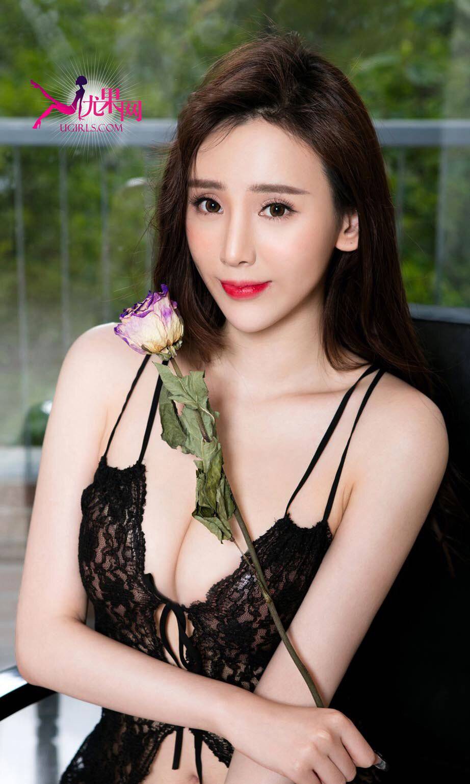 90后嫩模美女于思琪性感私房写真